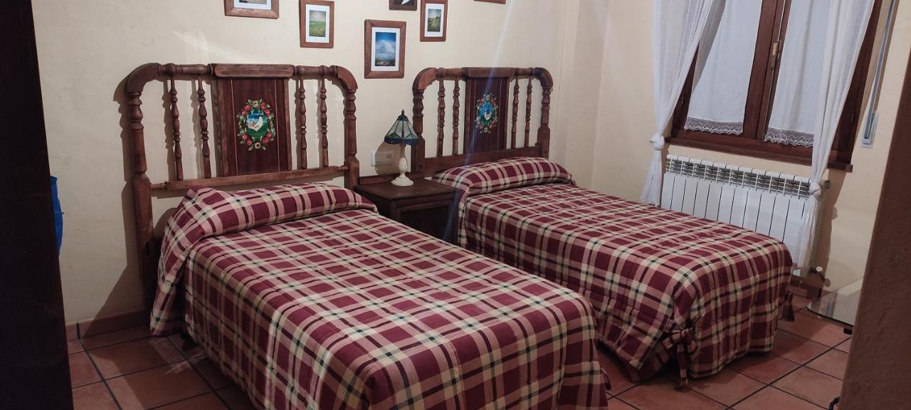Casa Rural El Callejo Hinojosa de Duero Exteriör bild